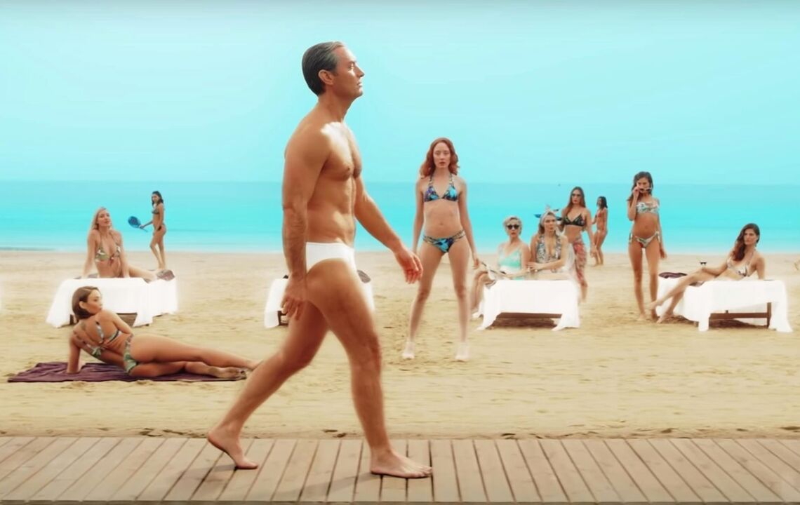 Dívky na pláži zíraly na muže, který zvětšil penis